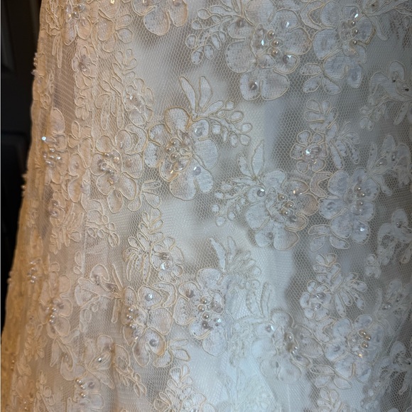 Oleg Cassini Ivory Gown - Picture 5 of 12